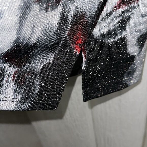 Chico’s 1 M Black Silver Metallic Red Burgundy Floral Quarter Sleeve Sweater - Picture 7 of 11